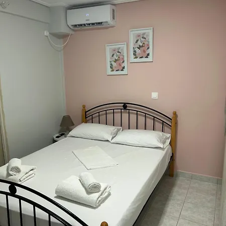 παραλιακό με αυλή, πλήρως εξοπλισμένο Apartament