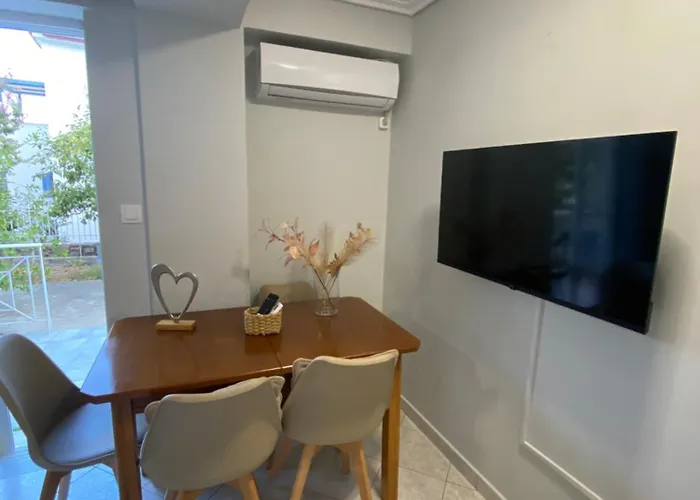 Apartament παραλιακό με αυλή, πλήρως εξοπλισμένο