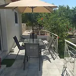 Mavrovouni House παραλιακό με αυλή, πλήρως εξοπλισμένο *