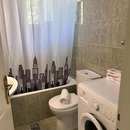 παραλιακό με αυλή