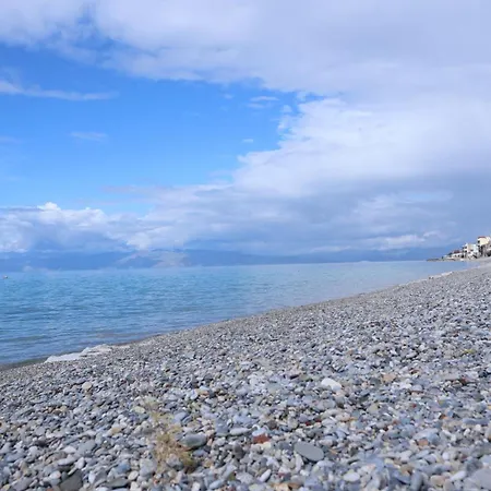 Seaside House With Garden Holiday home Derveni