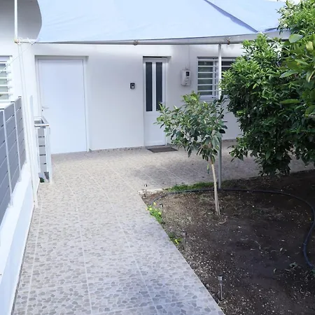 Seaside House With Garden Holiday home *