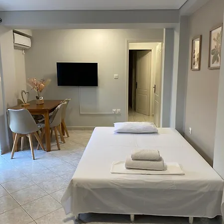 Mavrovouni House παραλιακό με αυλή, πλήρως εξοπλισμένο * Gíthio